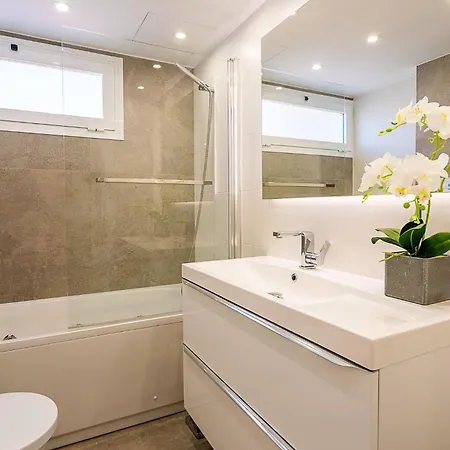 Luxe Discret Avenida Del Mar Marbella