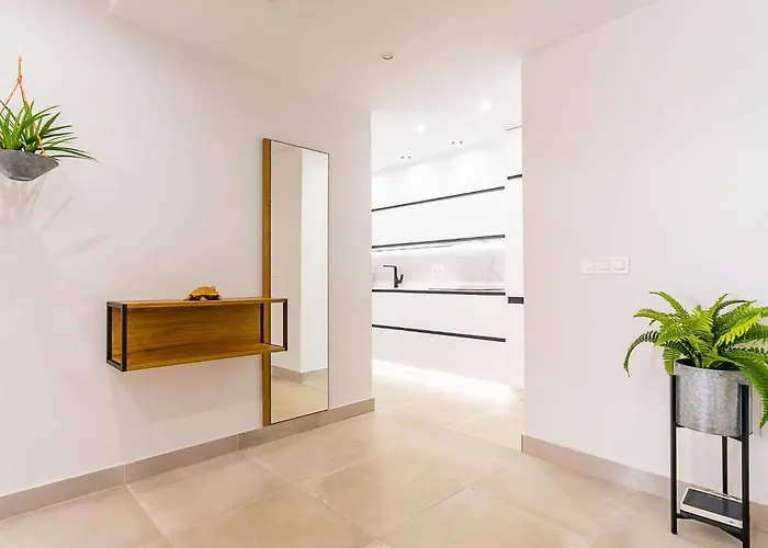 Luxe Discret Avenida Del Mar Apartment Marbella